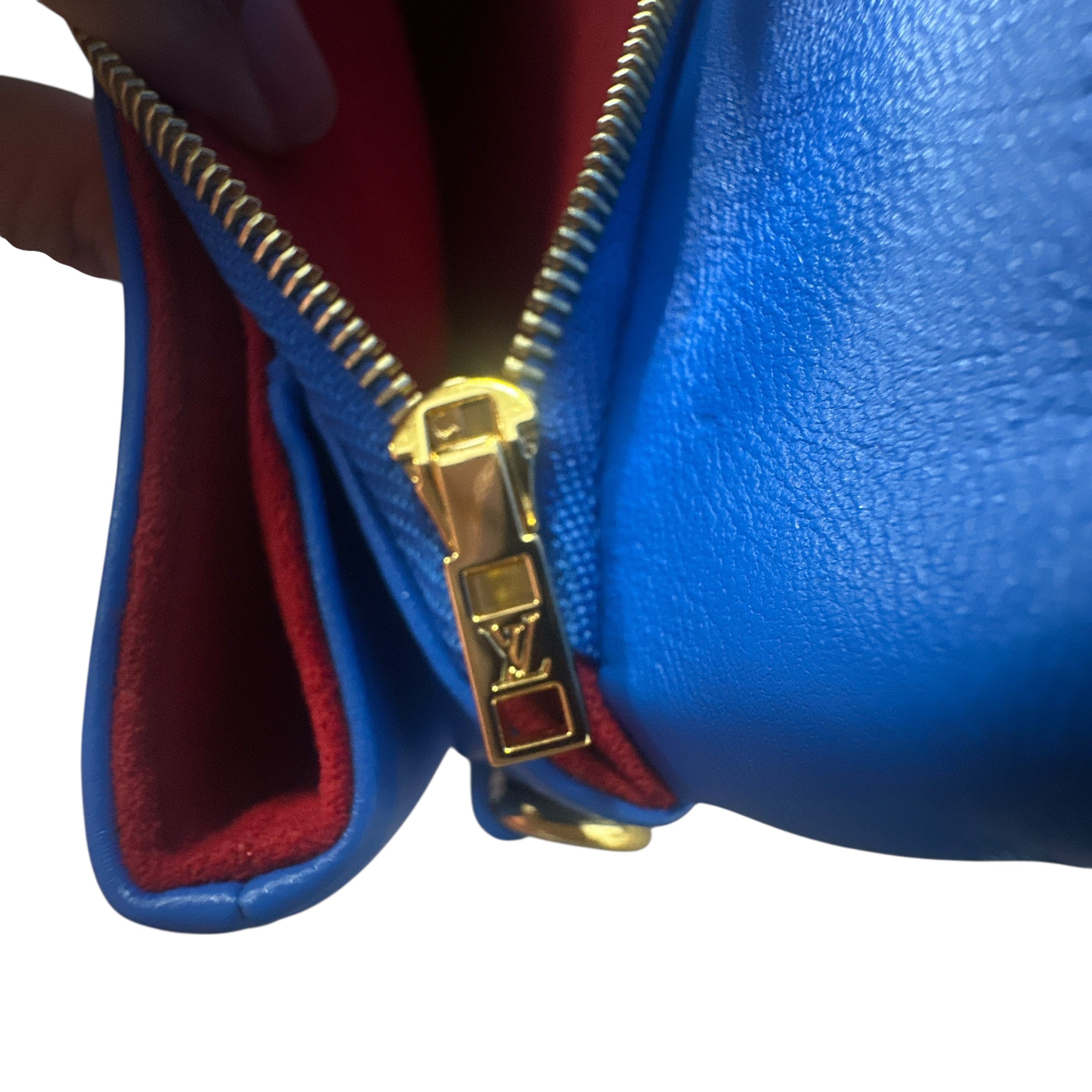 Preloved Louis Vuitton Coussin Pochette Lambskin Crossbody Bag 00212026OPUL