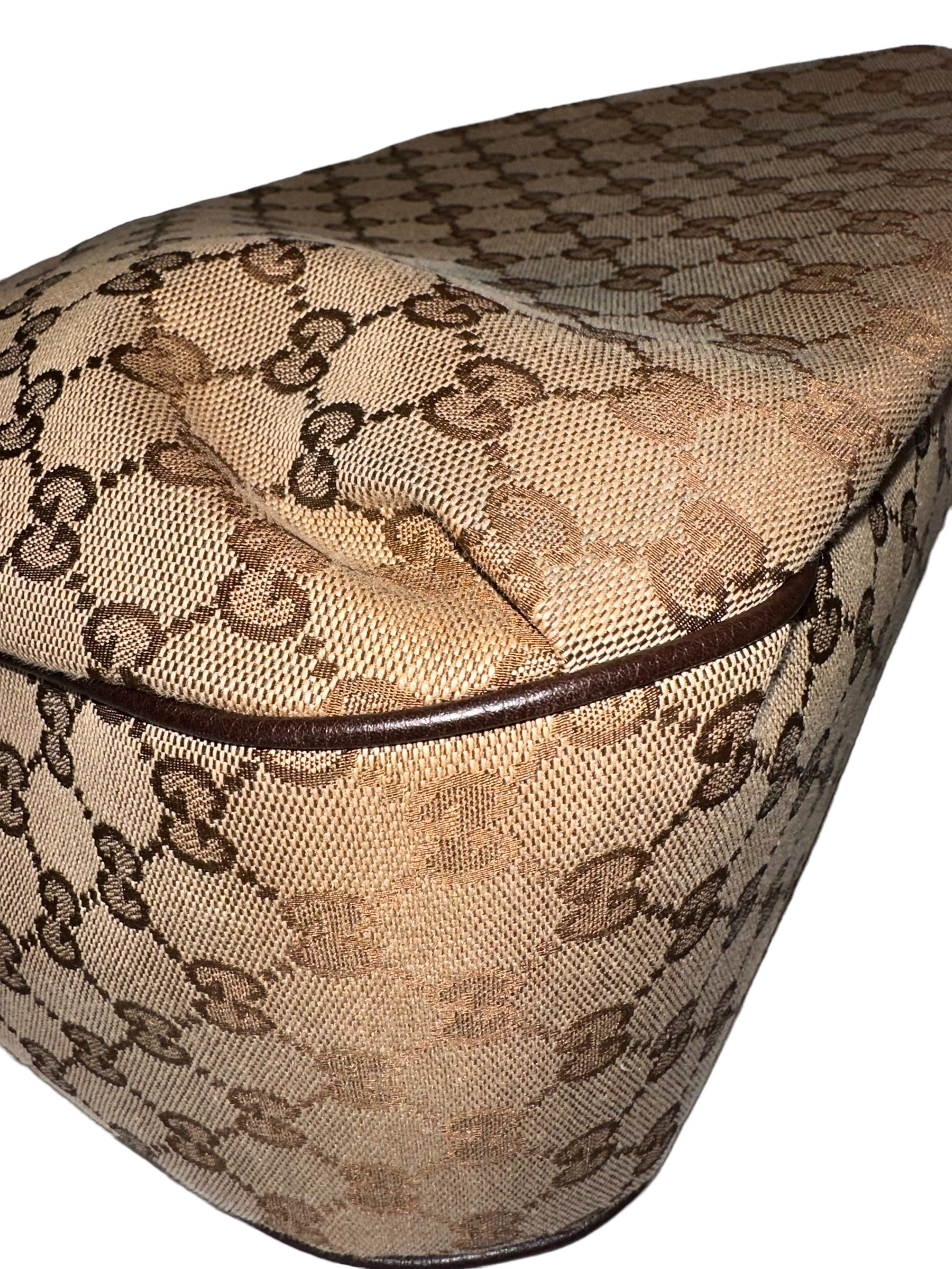 Preloved Gucci GG Supreme Hobo Chain Bag 02042024OPUL