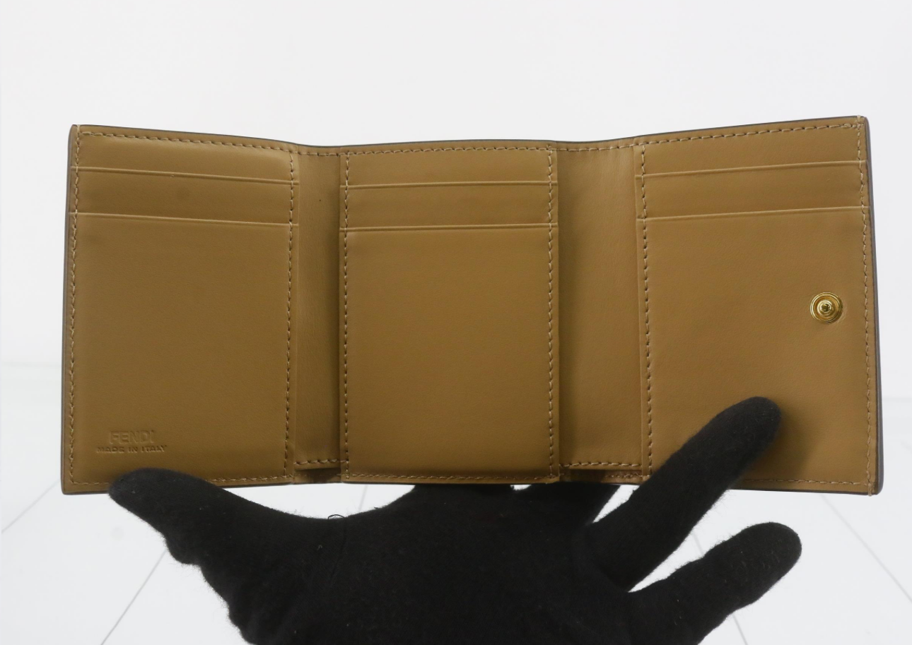 Preloved Fendi FF Diamond Wallet 00212025OPUL