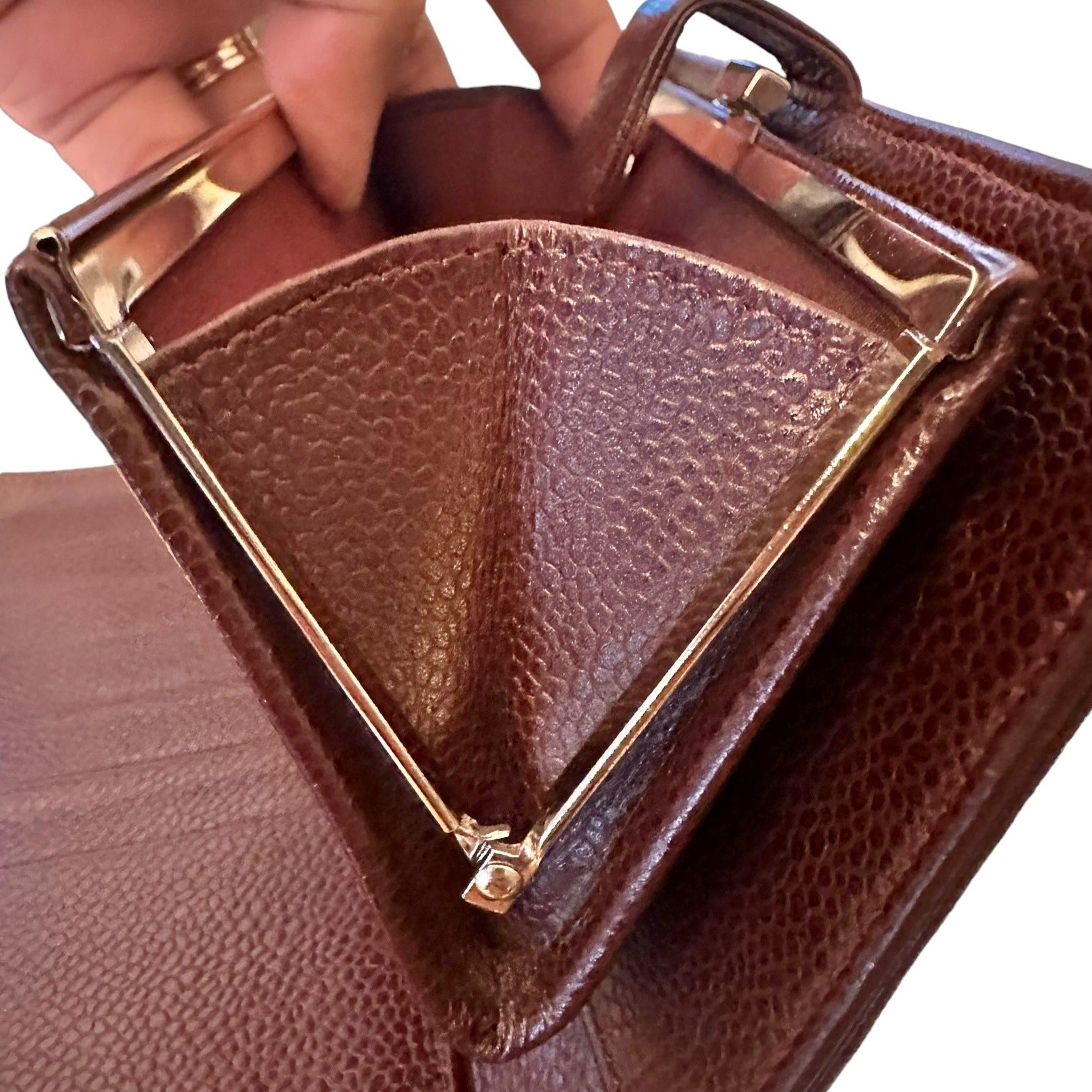 Preloved Chanel Timeless Bordeaux Caviar Bifold French Wallet 02032024OPUL