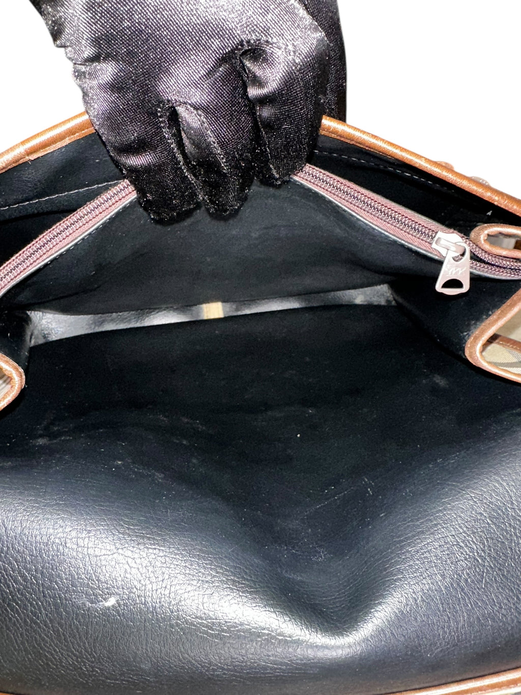 Preloved Burberry Nova Messenger Bag 00092026OPUL