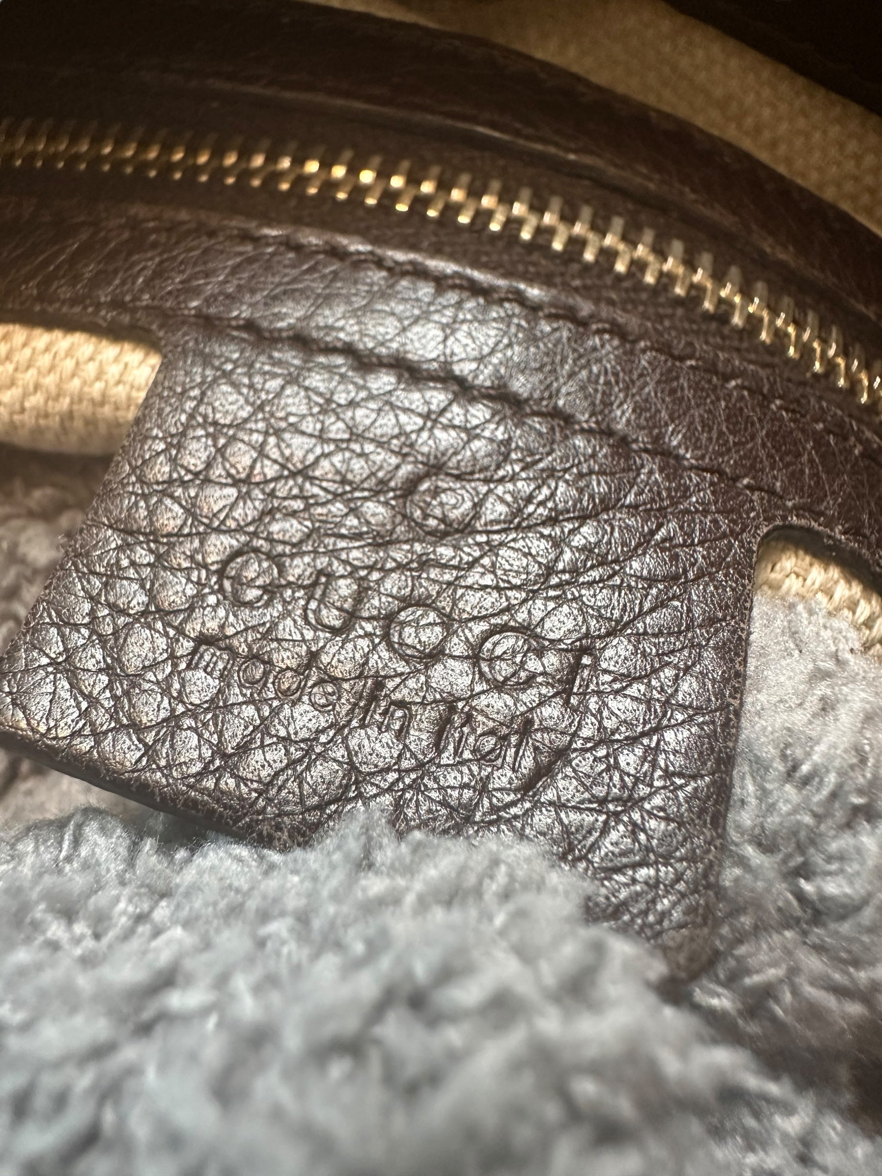 Preloved Gucci GG Supreme Hobo Chain Bag 02042024OPUL