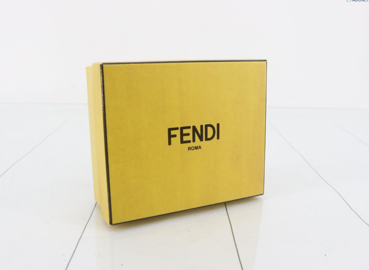 Preloved Fendi FF Diamond Wallet 00212025OPUL