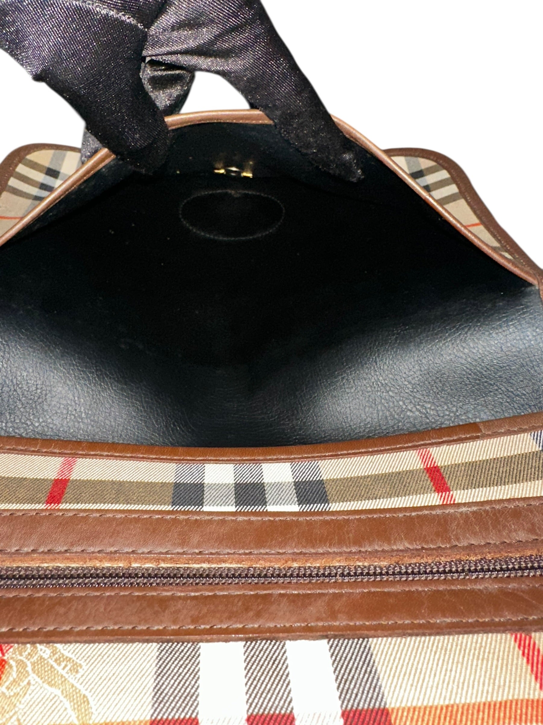 Preloved Burberry Nova Messenger Bag 00092026OPUL