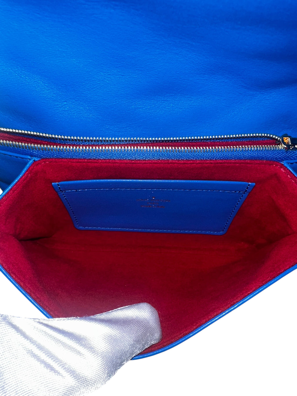 Preloved Louis Vuitton Coussin Pochette Lambskin Crossbody Bag 00212026OPUL