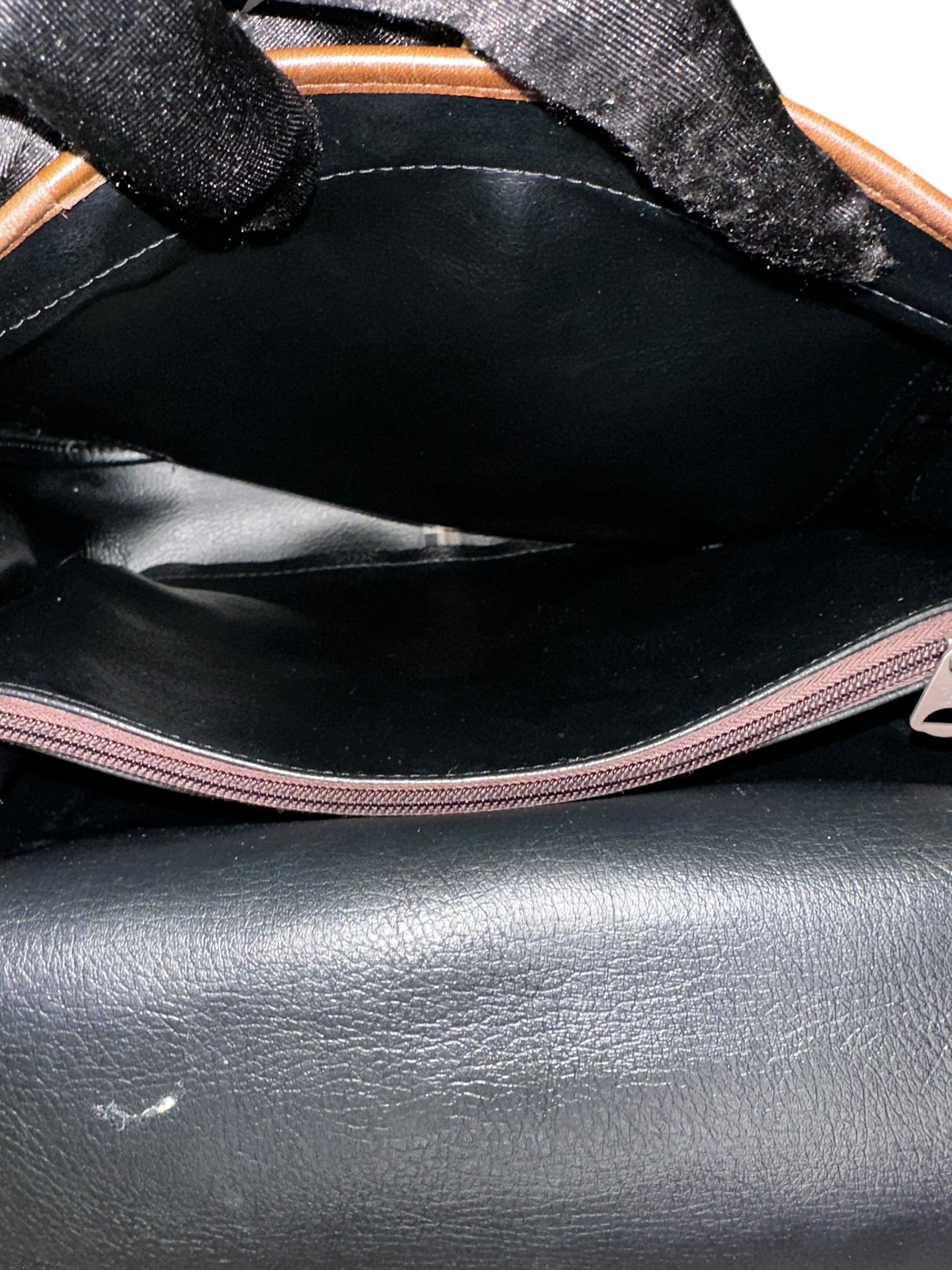 Preloved Burberry Nova Messenger Bag 00092026OPUL