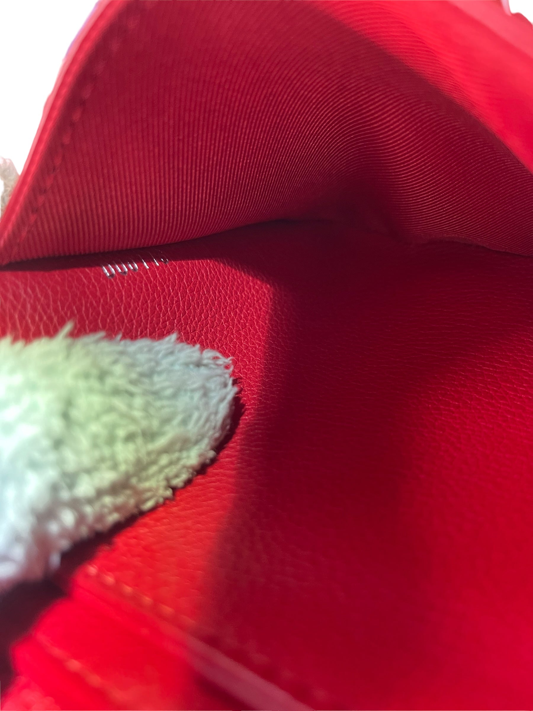 Preloved Louis Vuitton Rubis  Lock Me II BB 01482024OPUL