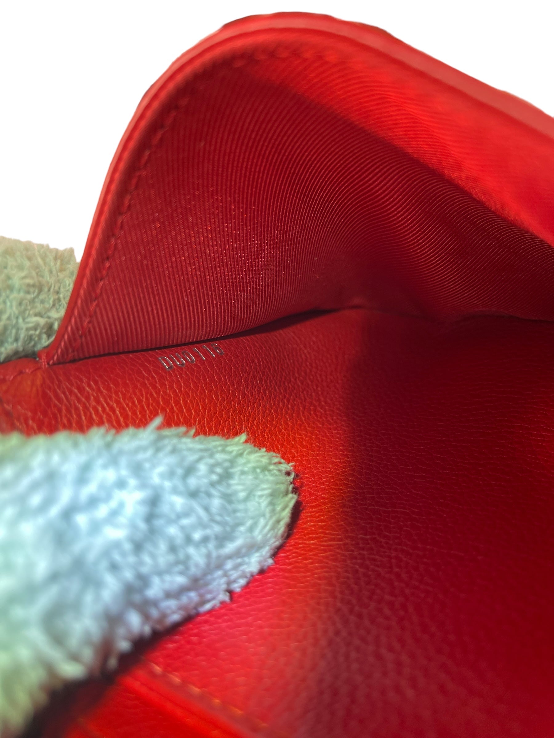 Preloved Louis Vuitton Rubis  Lock Me II BB 01482024OPUL