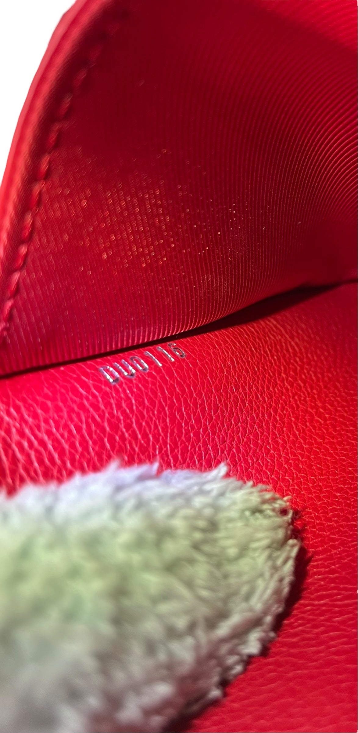 Preloved Louis Vuitton Rubis  Lock Me II BB 01482024OPUL